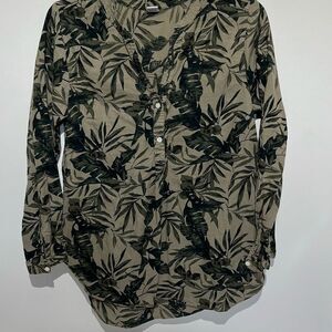 Old Navy Women's Green Tropical Split Neck Half Button Long Sleeve Blouse Medium